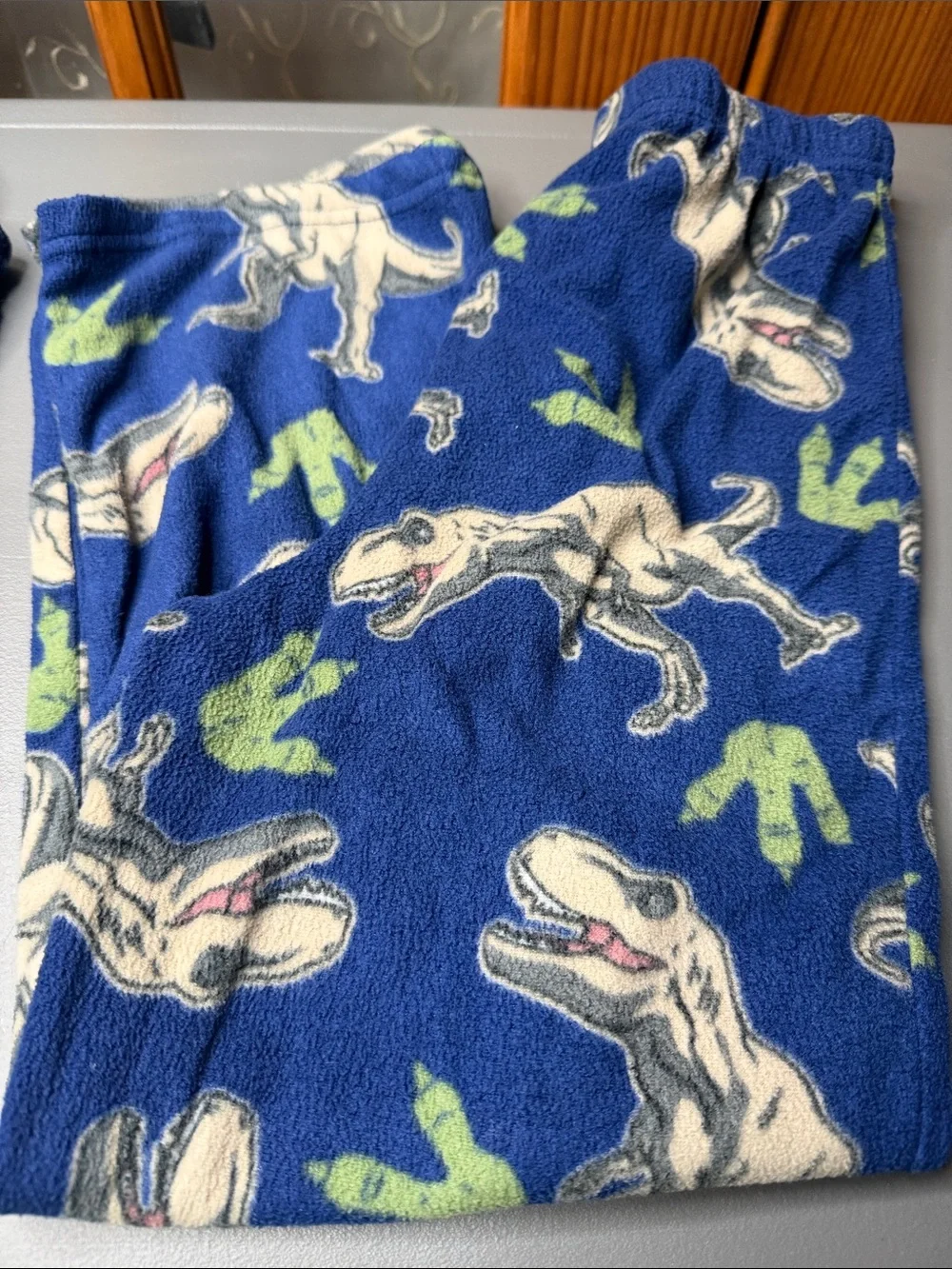 Kid’s Pajama bundle. Sharks 🦈 and Jurassic World 🦖 Size: Med/8